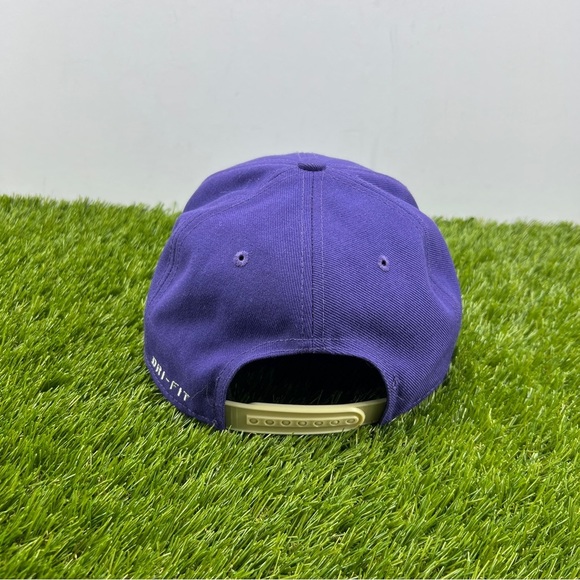 University of Washington Huskies Dawgs Nike True Dri-Fit  Hat Cap - Picture 3 of 7